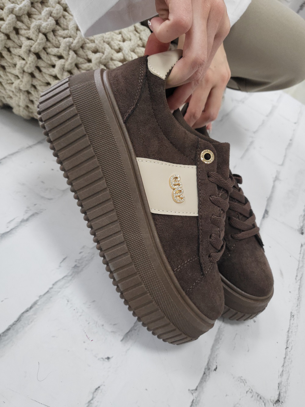 ZENSKE PATIKE LA370